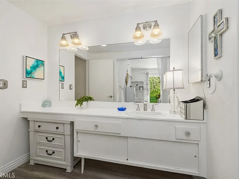 3068 Zell Dr — Photo 22