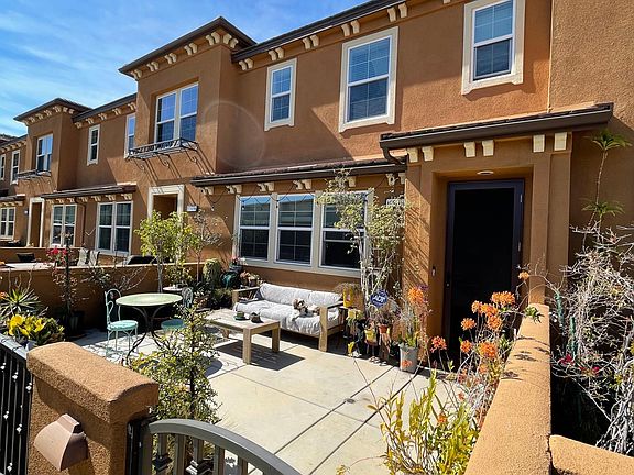 front of the unit - patio with industrial strength screen door