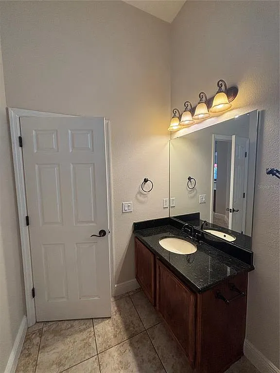 4 bed, 3.0 bath, 2537 sqft, $3,000 — Photo 4