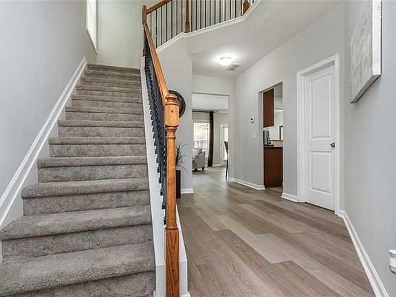 4th image of 2156 Caswell Cir