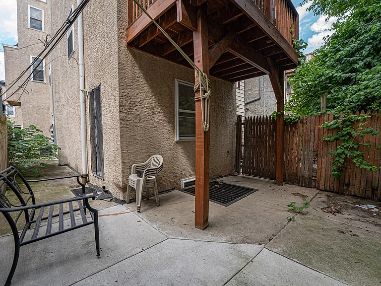1528 Brown St #1 — Photo 23