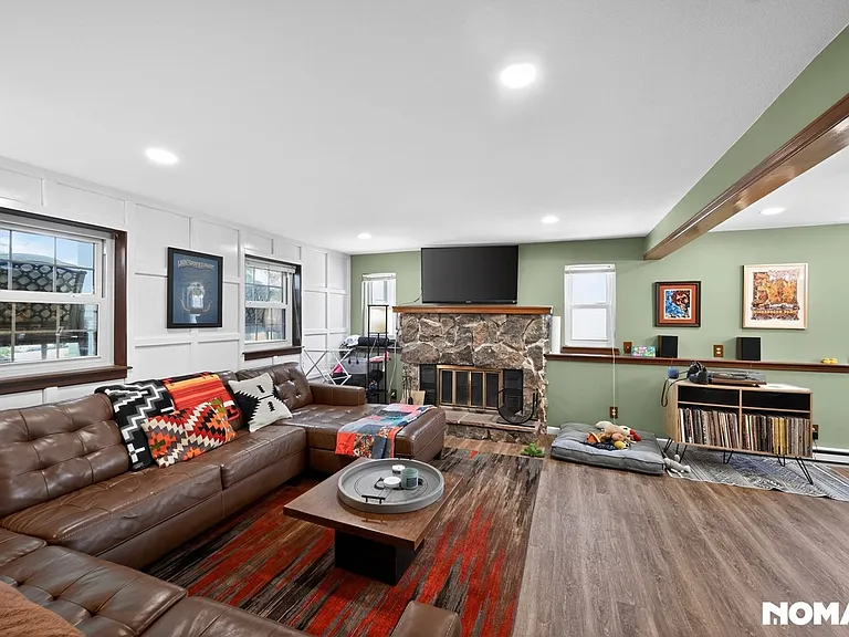 6913 Wolff St — Photo 18