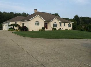 6 Steeple Ln, Lincoln, RI 02865