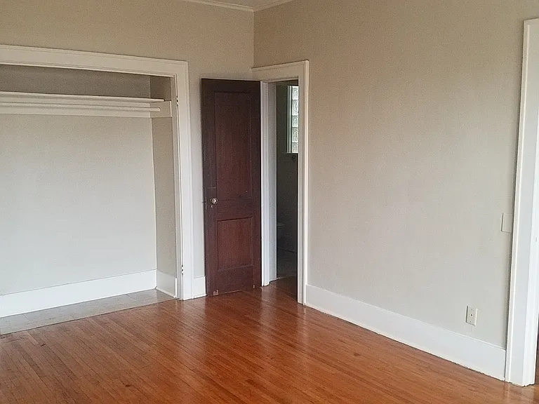 49 Troup St — Photo 32