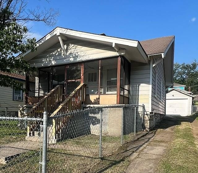 1st image of 119 Bellaire Ave