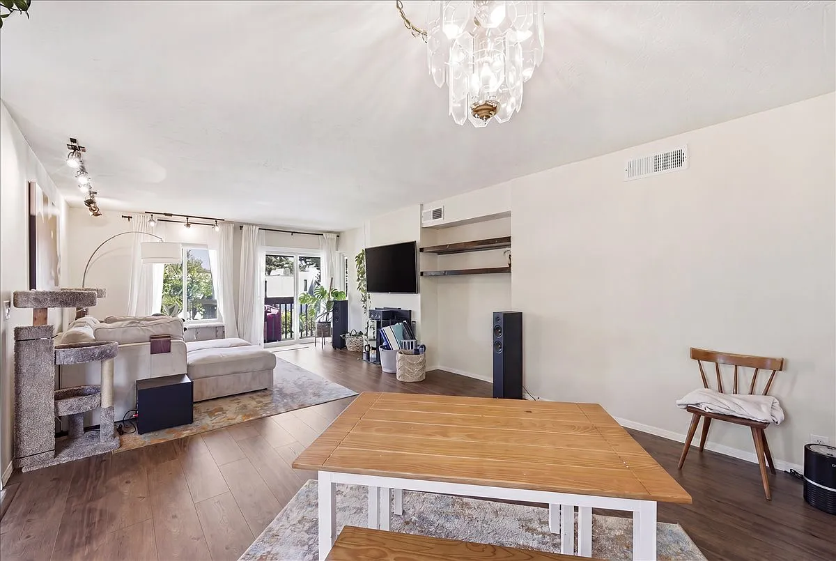 2 bed, 1256 sqft, $3,295 — Photo 3