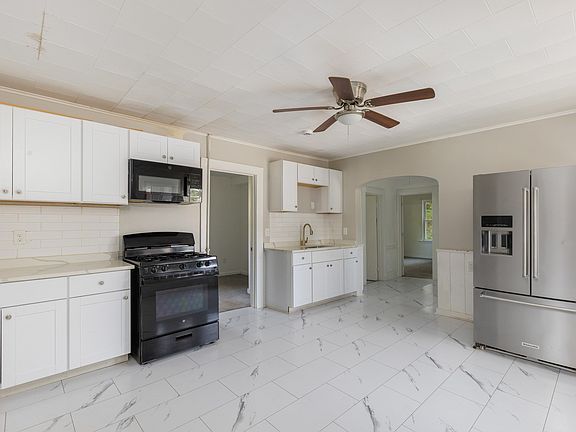 4th image of 9 Martel St