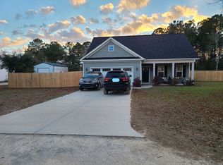 356 Zonnie Ln, Hampstead, NC 28443