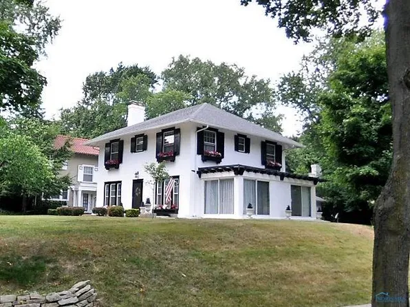 75 Canterbury Ct, Toledo, OH 43606