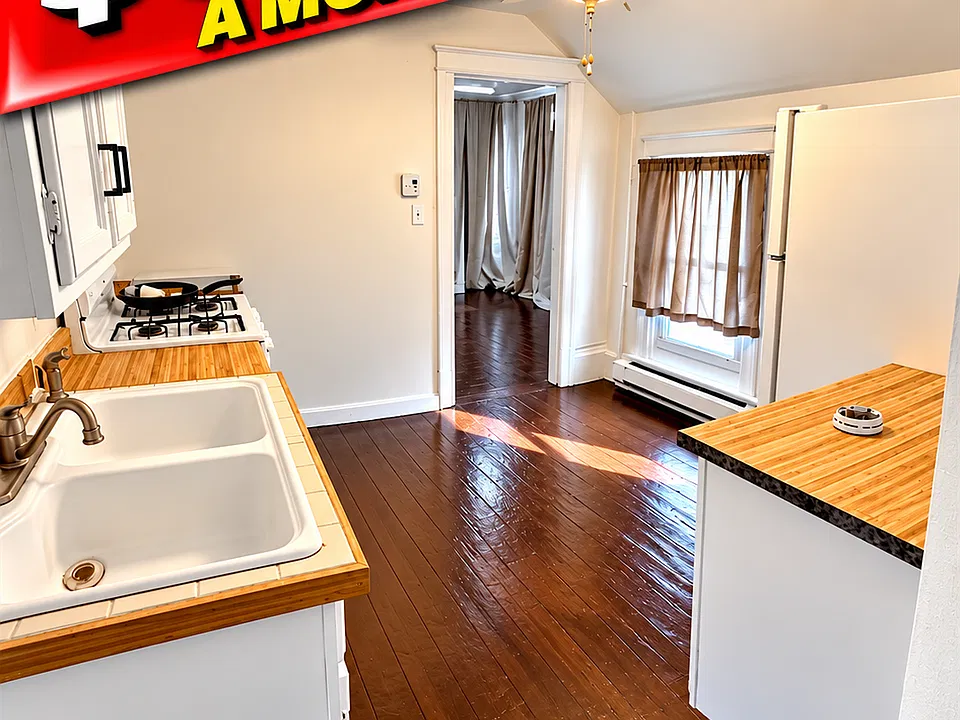 228 W Wesley St #2