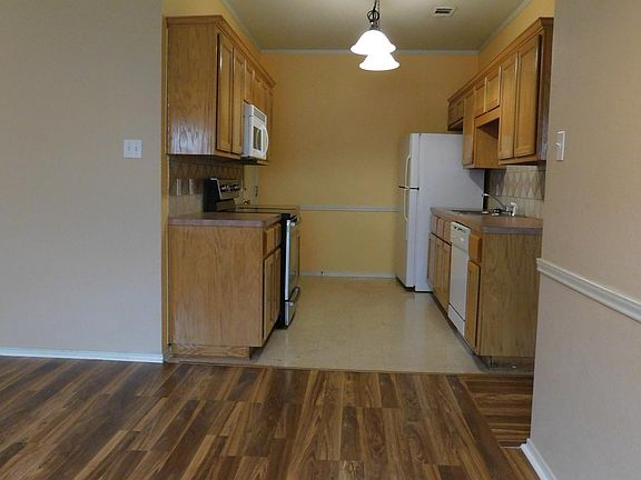 4th image of 203 Janelle Dr APT B