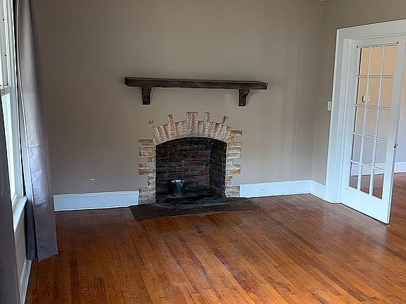 Living rm or  3rd bdrm