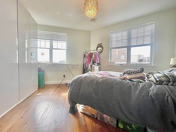 5th image of 140 Stanhope St #3C