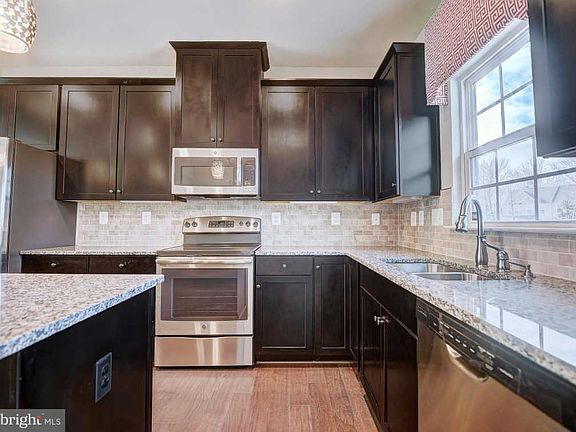 2nd image of 1690 Minqua St