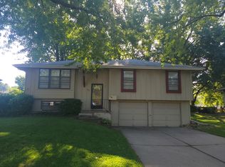 306 SW 24th St, Blue Springs, MO 64015