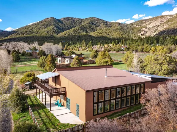 23 Calle Coyote, El Prado, NM 87529