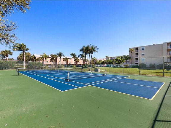 4th image of 719 Pinellas Bayway #310