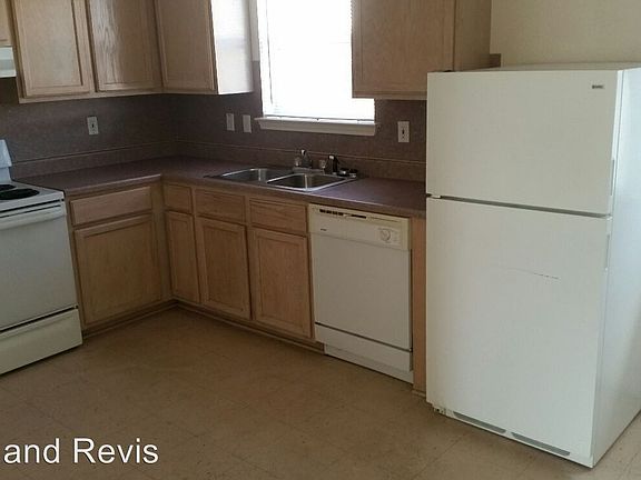 5th image of 2809 Cantabrian Dr APT B