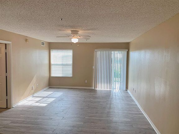 3rd image of 110 Ocean Hollow Ln APT 104