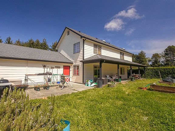 4th image of 100 Blueberry Ln