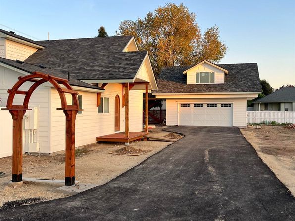 2055 S Locust Grove Rd, Meridian, ID 83642