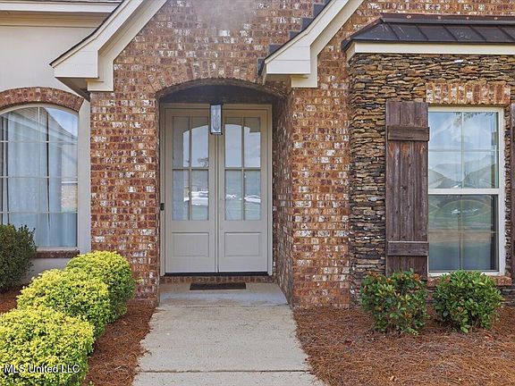 4th image of 122 Belle Oak Dr