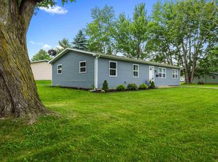 104 N Ivy Ln, Butler, IN 46721