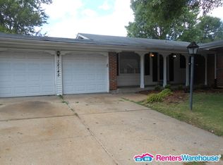 12145 Wensley Rd, Florissant, MO 63033