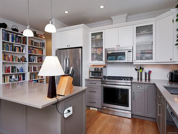 5th image of 7045 Wallace Dr #A