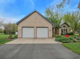 1515 Pine St, Spring Grove, IL 60081