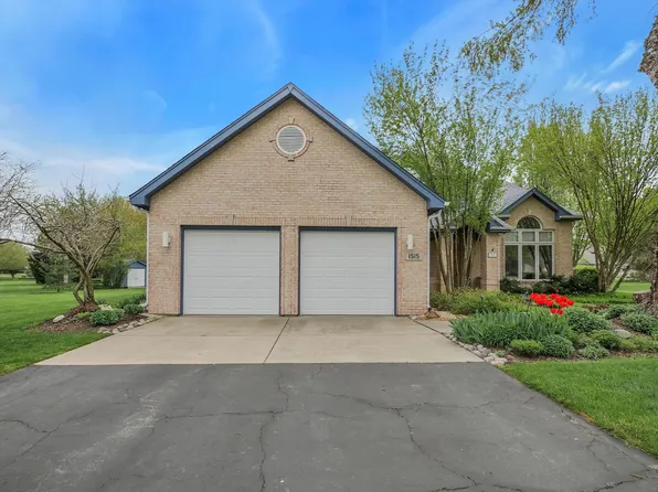 1515 Pine St, Spring Grove, IL 60081