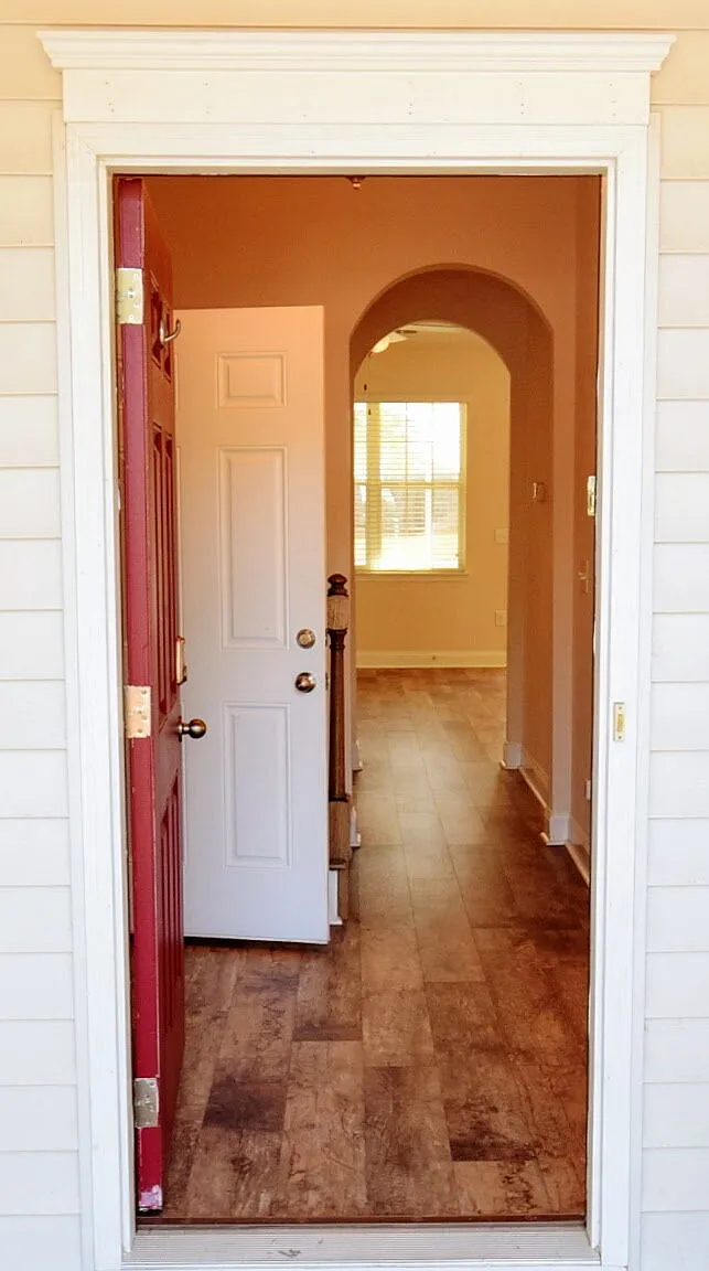 3 bed, 2.0 bath, 1632 sqft, $2,000 — Photo 3