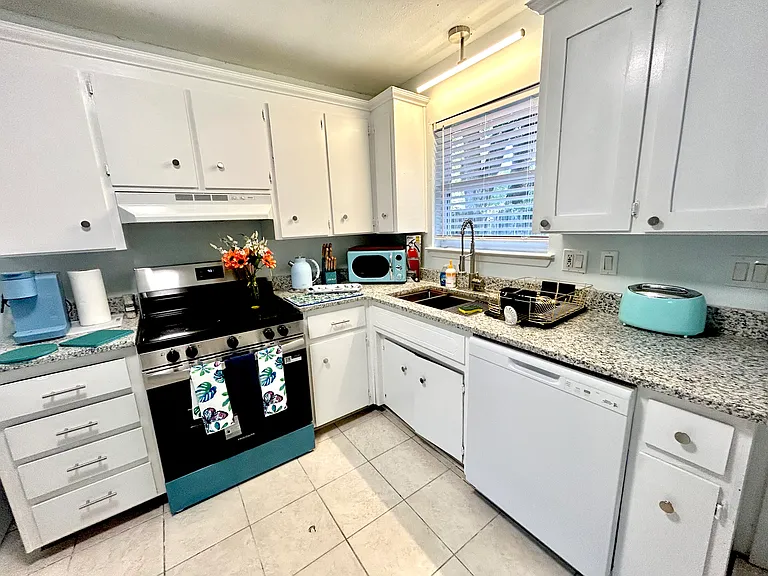4969 Yacht Harbour Dr — Photo 4