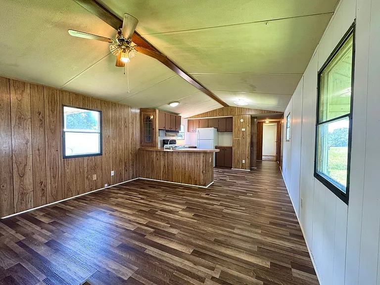 225 Community Dr #9 — Photo 4