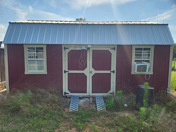 4th image of 185 Cedar Dr