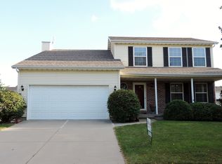 3115 Copper Creek Rd, Bloomington, IL 61704