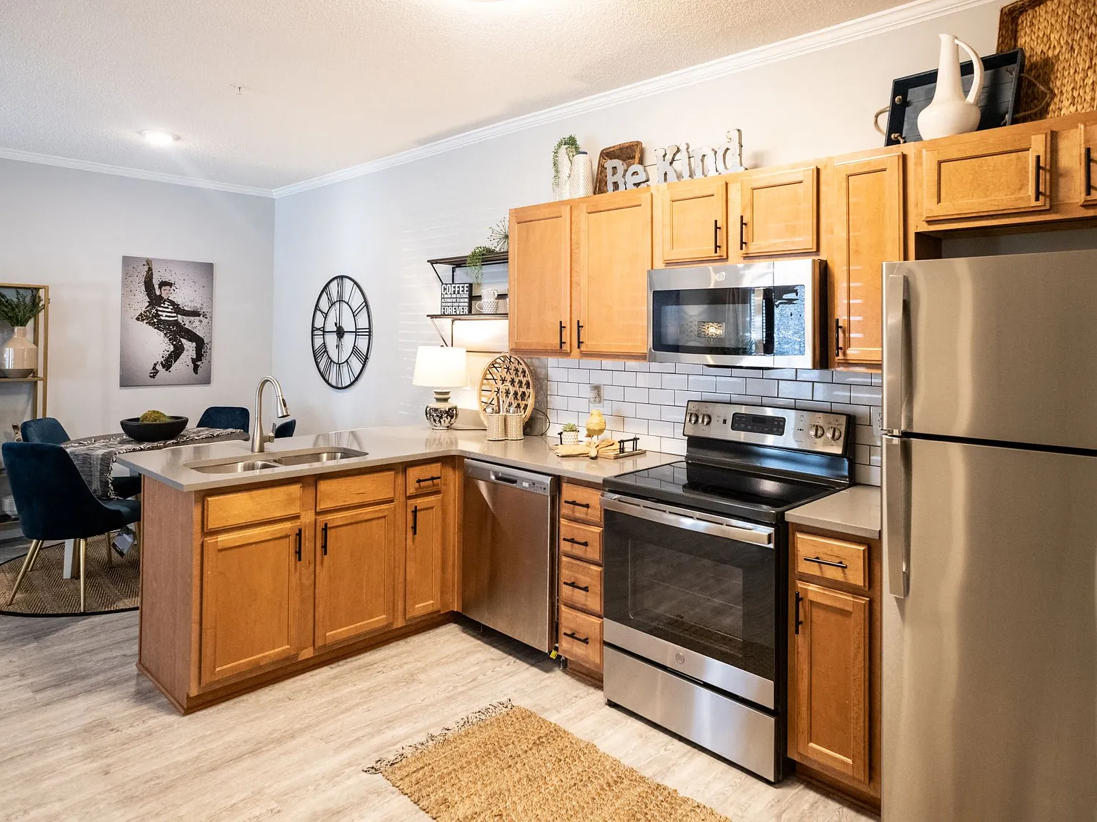 Grand Island Apartments — Photo 3