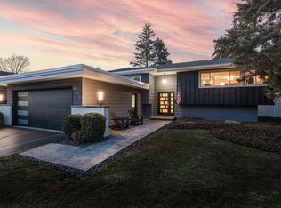 413 Buckeye Dr, Naperville, IL 60540