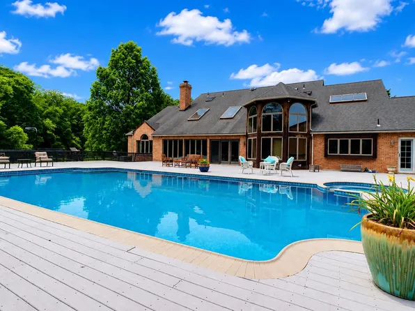 52 Phillips Rd, Hainesport, NJ 08036