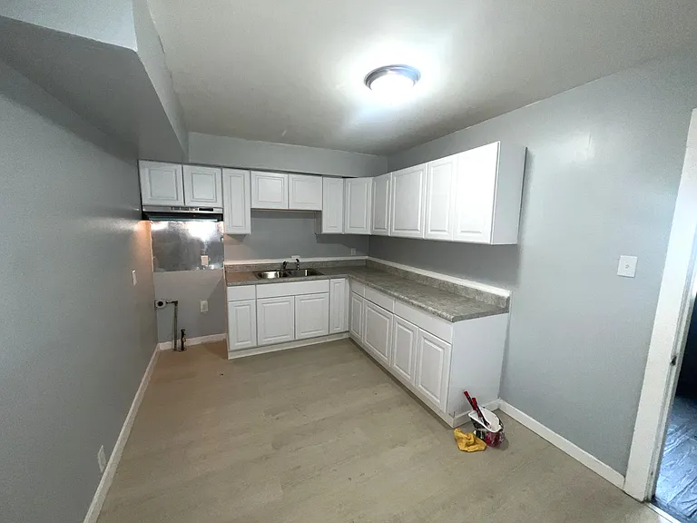 9147 S Woodlawn Ave — Photo 18