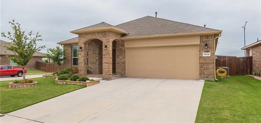 3 bed, 1696 sqft, $2,250 — Photo 1