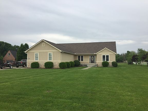 4th image of 7469 Foxdale Dr