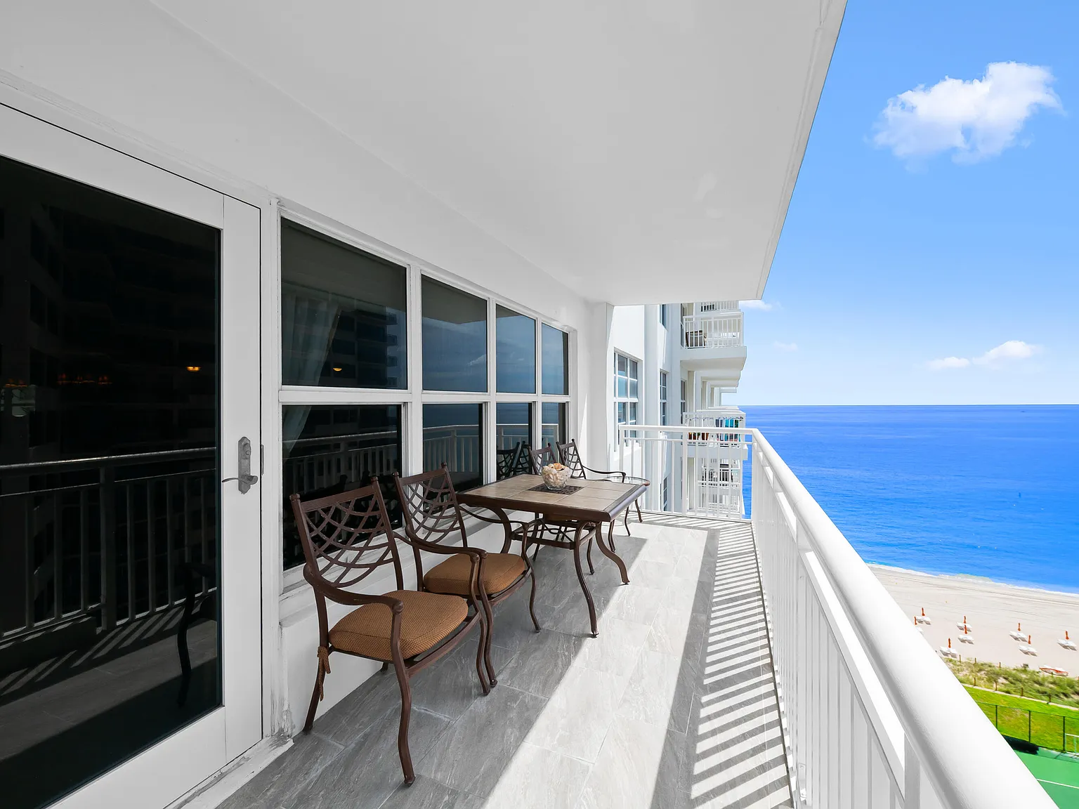 2 bed, 2.0 bath, 1580 sqft, $3,900 — Photo 2
