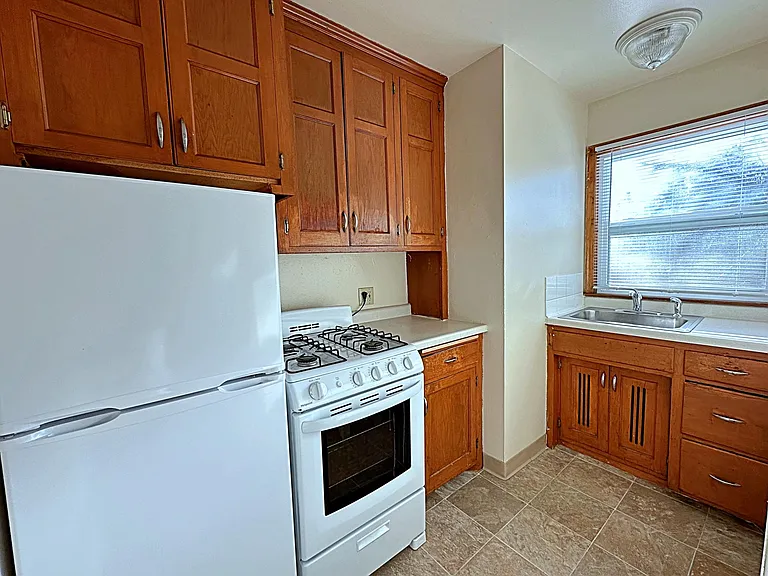 Ford Parkway Apartments — Photo 24