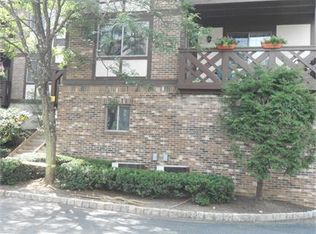 2613 Hemingway Ln, Mahwah, NJ 07430