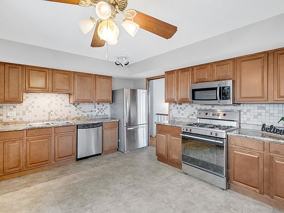 4th image of 218 Downing Dr