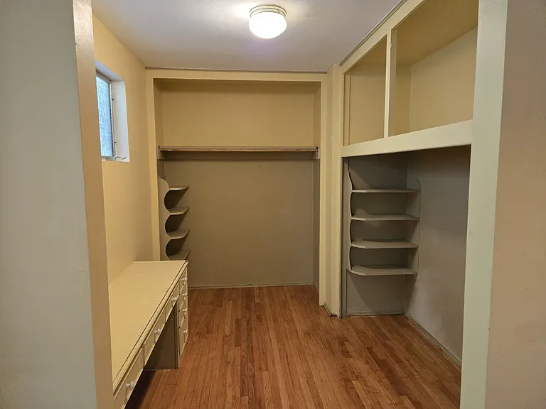 4971 Cresita Dr — Photo 16