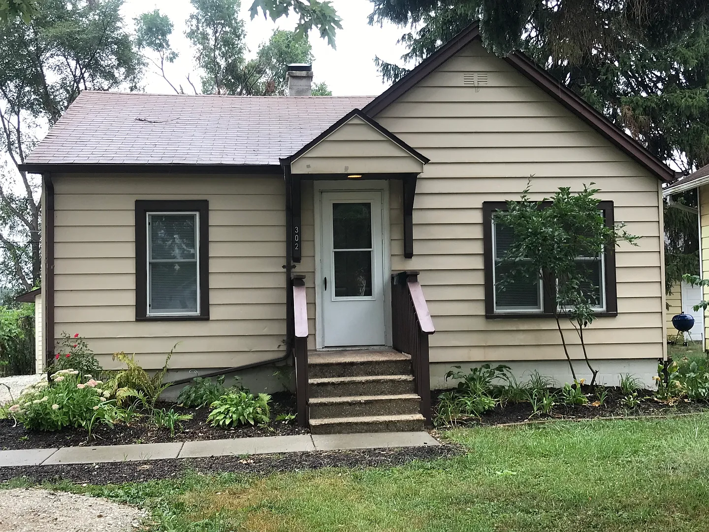 302 Hartford Pl photo 1