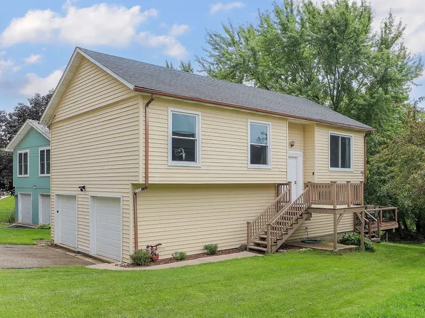 333 Council Trl, Lake In The Hills, IL 60156