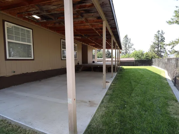 1003 Seven Bays Rd, Davenport, WA 99122